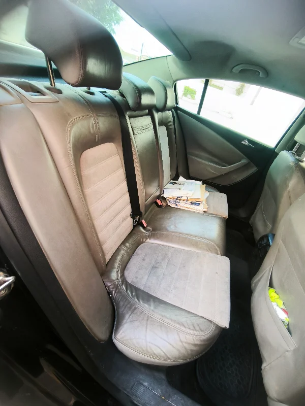 Volkswagen Passat - Photo 2
