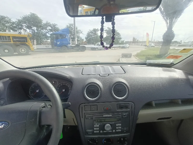 Ford FUSION - Photo 4