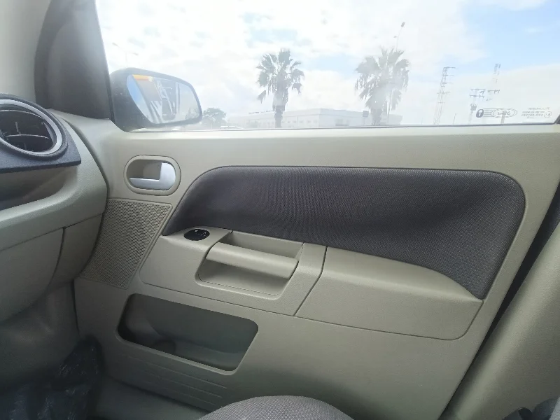 Ford FUSION - Photo 2