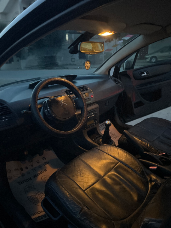 Citroen C4 - Photo 7