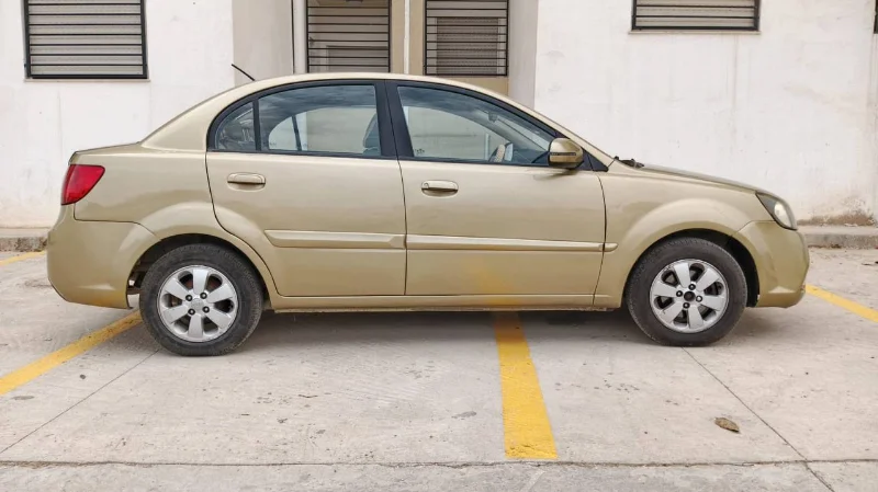 Kia RIO - Photo 5