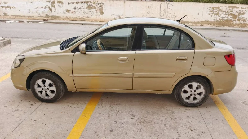 Kia RIO - Photo 4