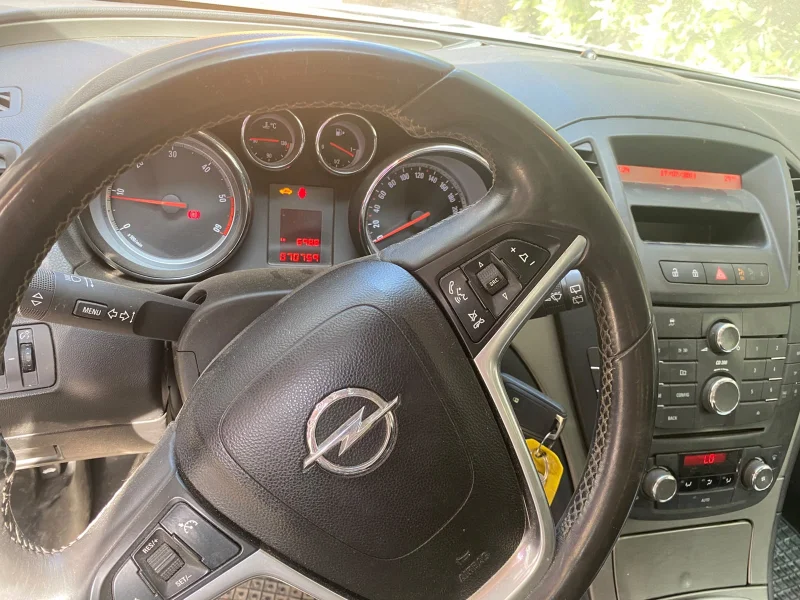 Opel Insignia - Photo 2
