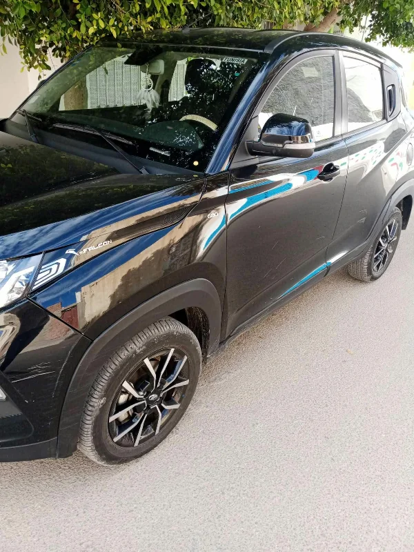 Mahindra KUV 100 - Photo 2