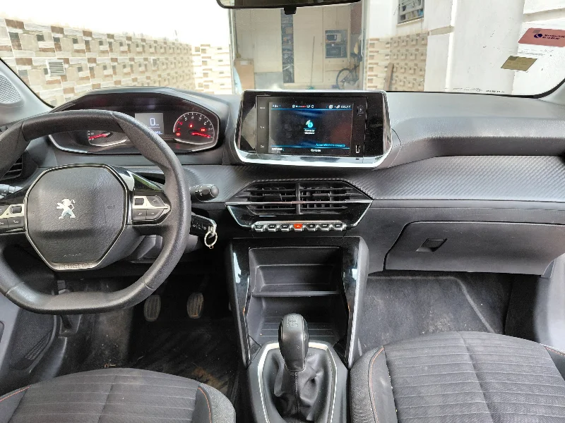 Peugeot 208 - Photo 5