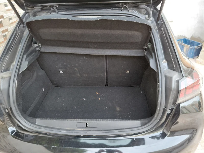 Peugeot 208 - Photo 2