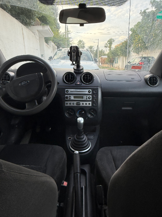 Ford FIESTA - Photo 3