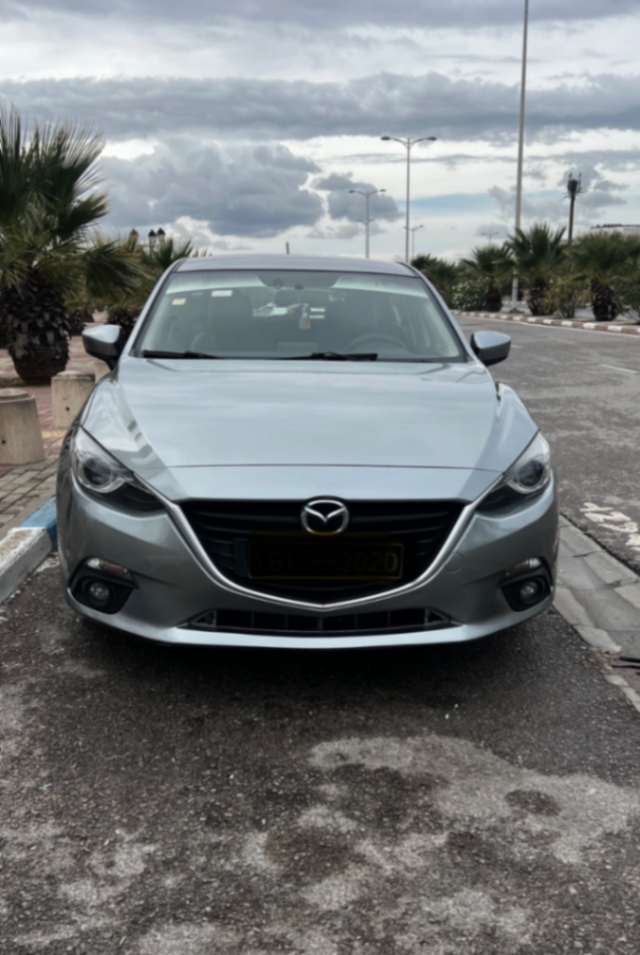Mazda MAZDA3 2015