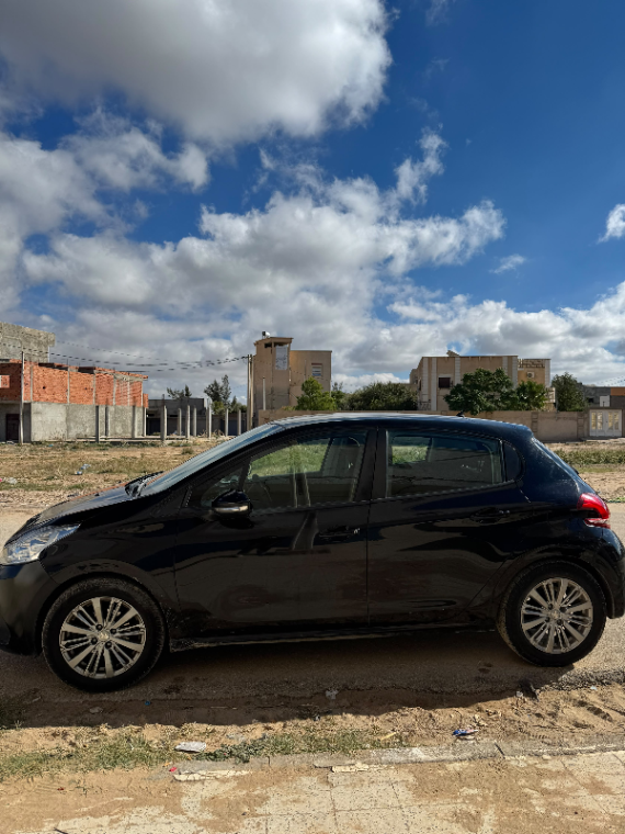 Peugeot 208 - Photo 9