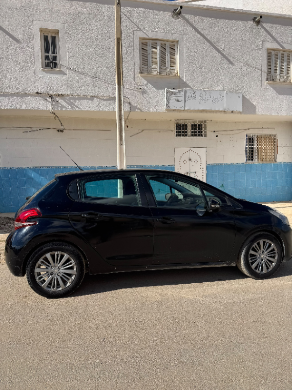 Peugeot 208 - Photo 7