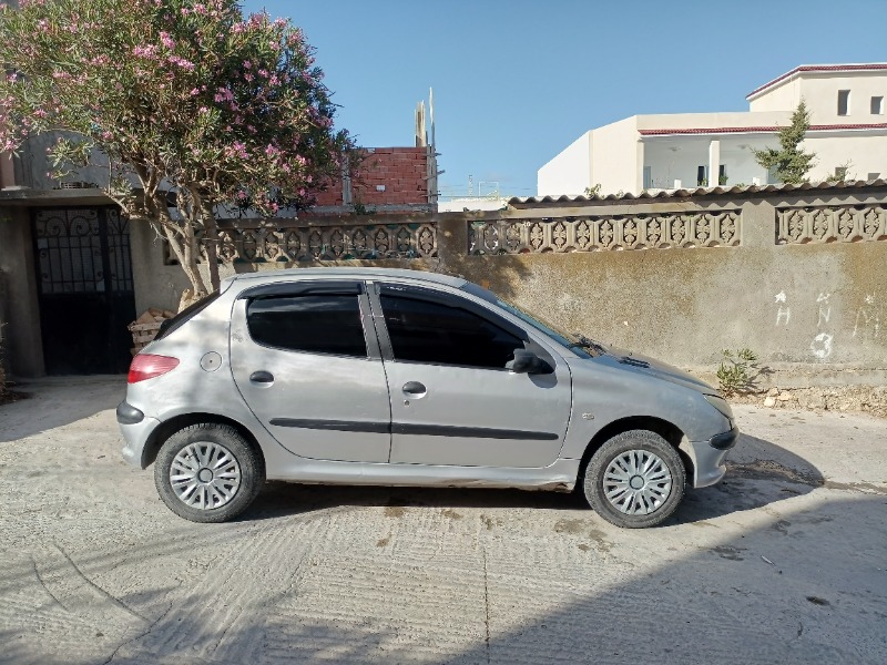 Peugeot 206 Essence 2000 - Image de l'annonce