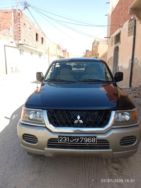 Mitsubishi Montero Essence 2002 - Image de l'annonce