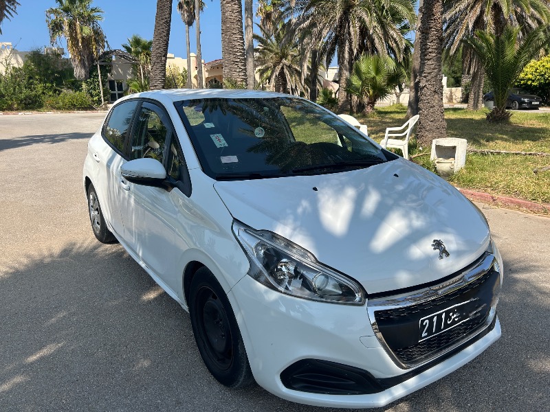 Peugeot 208 Essence 2019 - Image de l'annonce