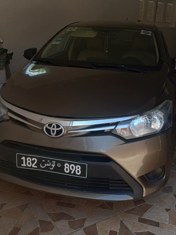 Toyota Yaris Essence 2015 - Image de l'annonce